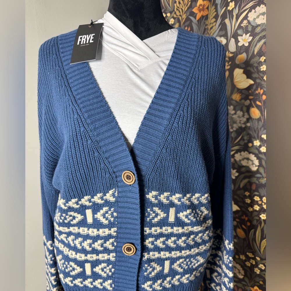 NWT Frye Aztec Blue and White Women's Cardigan Sweater Size Medium - Picture 2 of 11